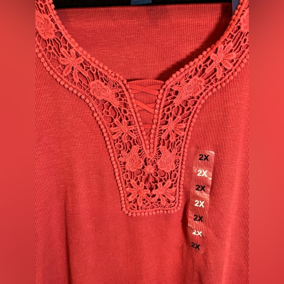 NWT NorthCrest womens top with embellishment Size 2X - Picture 3 of 6